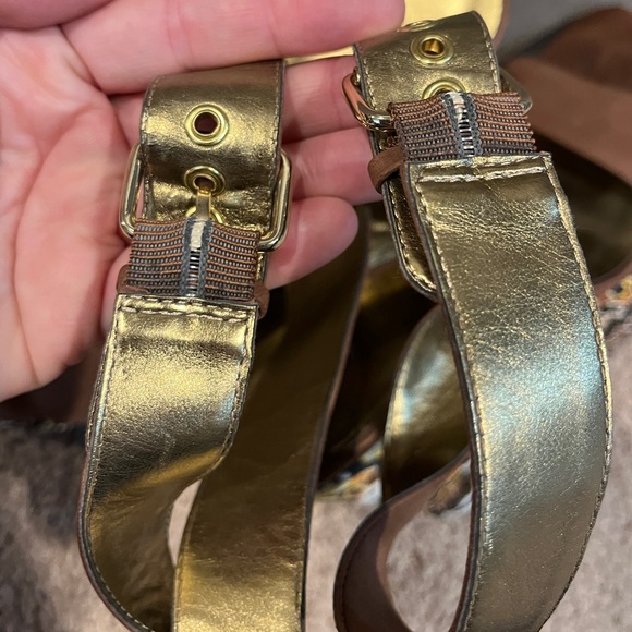 Stunning 9 West wedge sandals with gold detail! - Picture 12 of 14